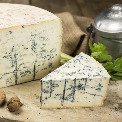  Gorgonzola DOP Piccante krájaná 250g